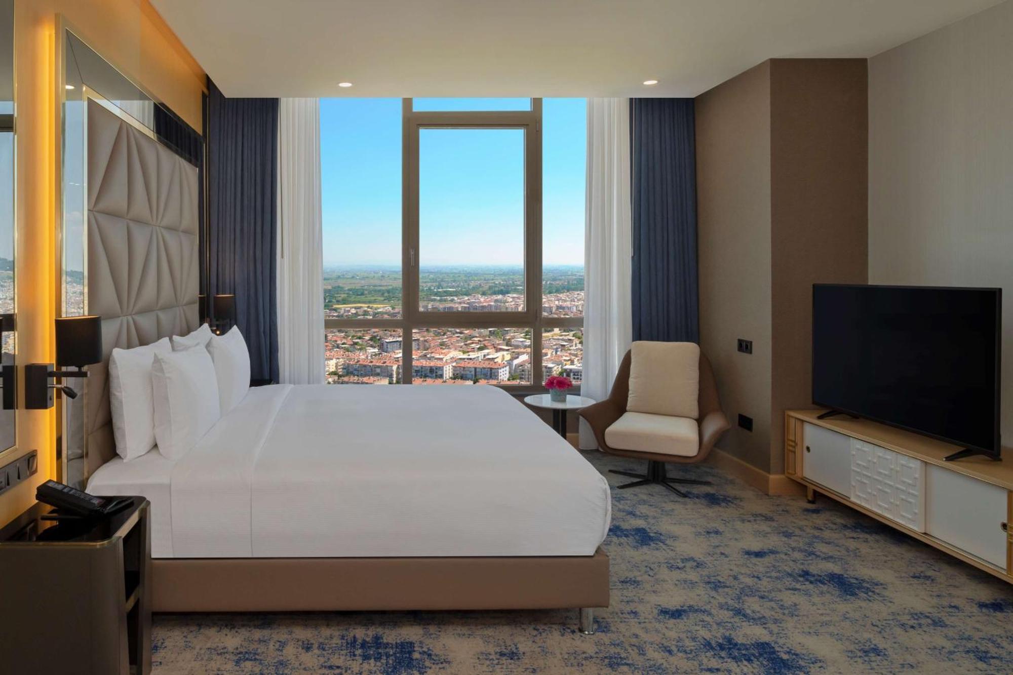 Doubletree By Hilton Manisa Hotel ภายนอก รูปภาพ