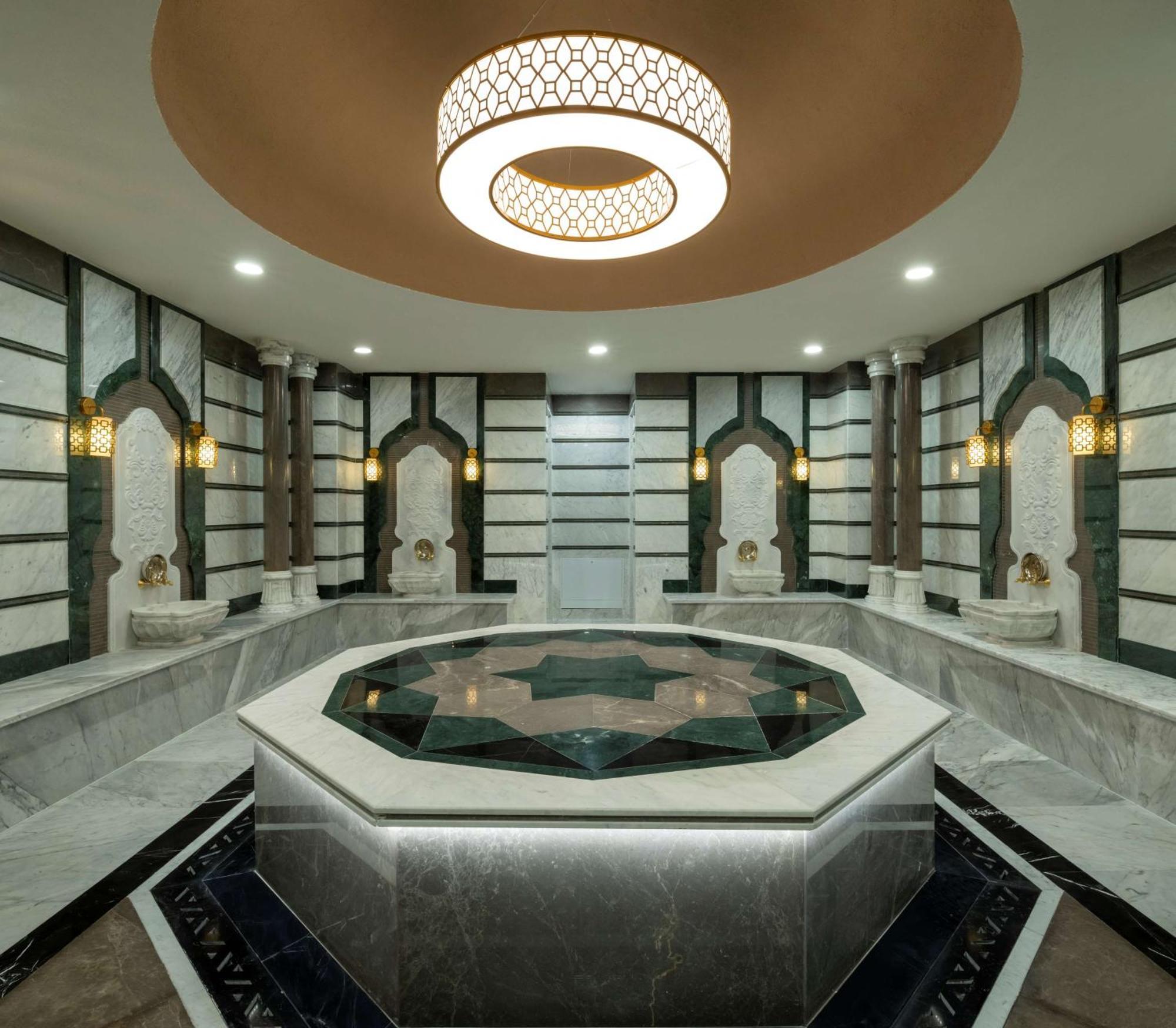 Doubletree By Hilton Manisa Hotel ภายนอก รูปภาพ