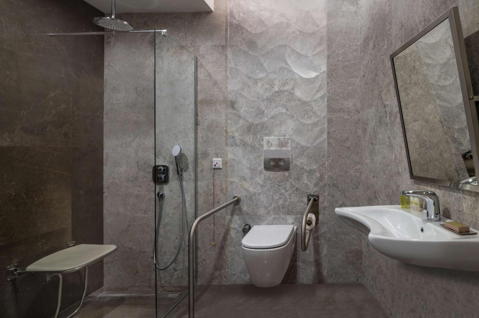 Doubletree By Hilton Manisa Hotel ภายนอก รูปภาพ