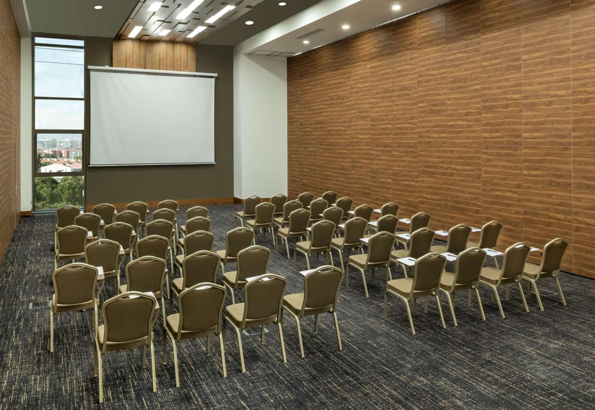 Doubletree By Hilton Manisa Hotel ภายนอก รูปภาพ