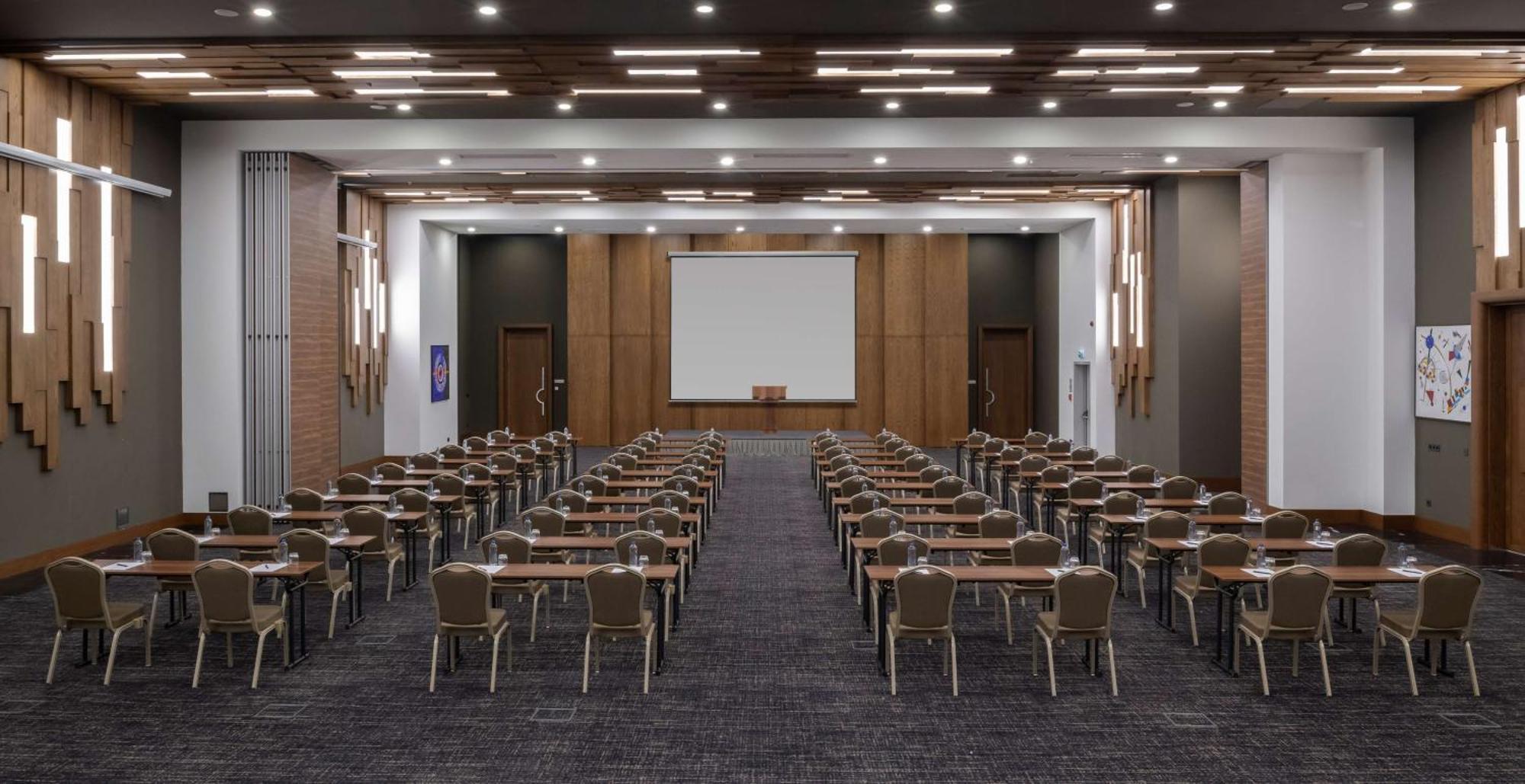Doubletree By Hilton Manisa Hotel ภายนอก รูปภาพ