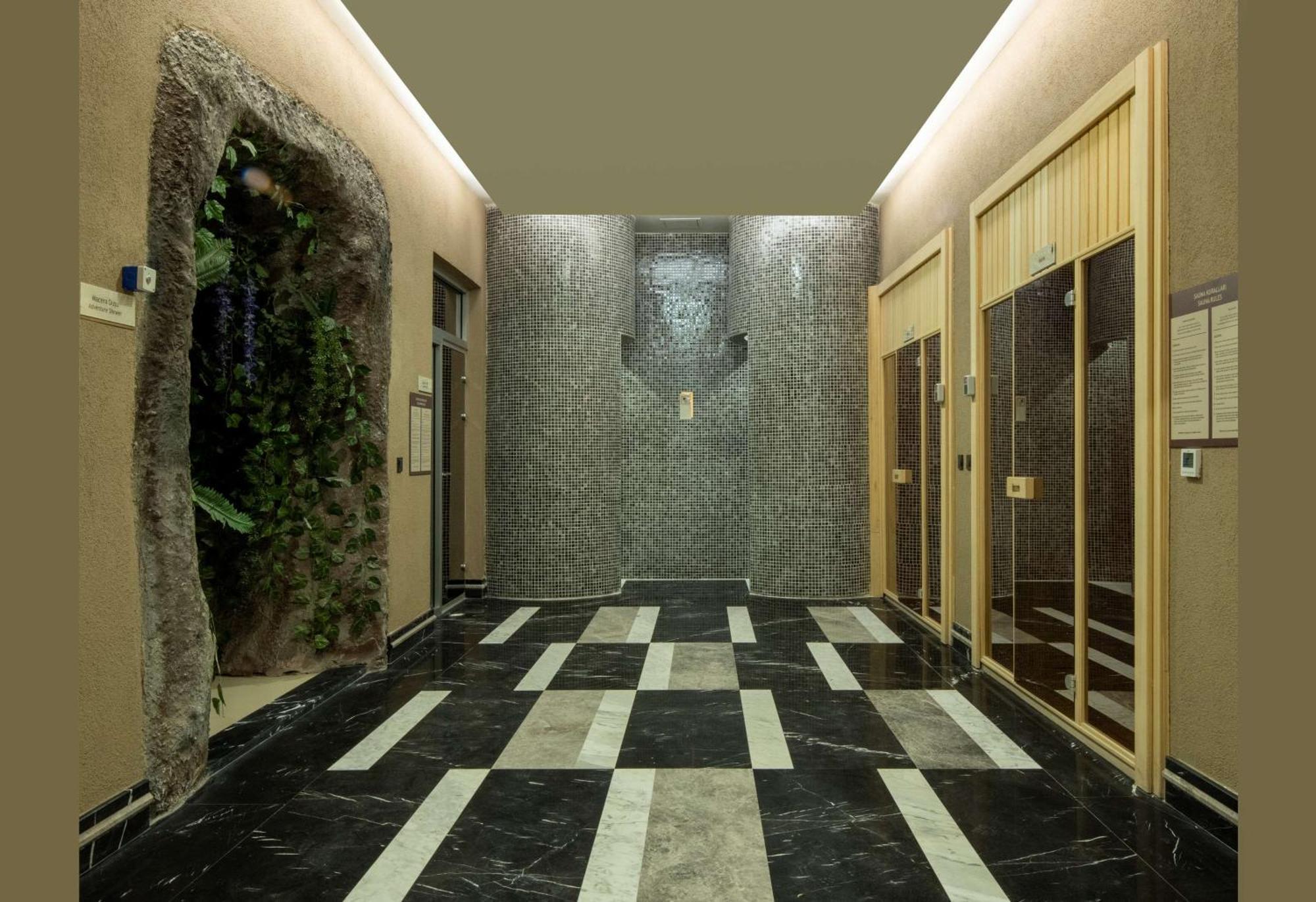 Doubletree By Hilton Manisa Hotel ภายนอก รูปภาพ