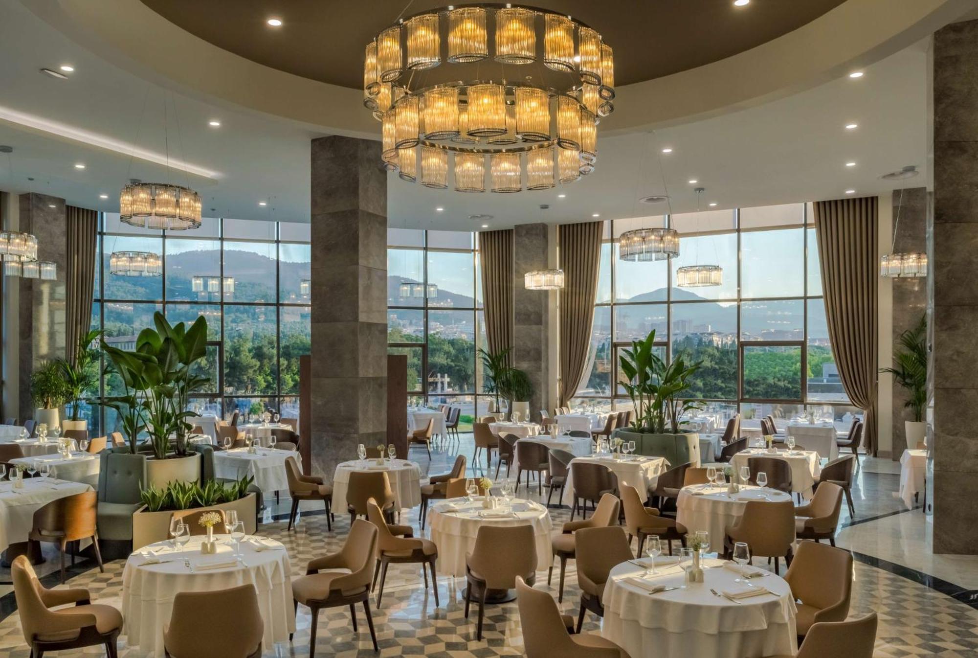 Doubletree By Hilton Manisa Hotel ภายนอก รูปภาพ