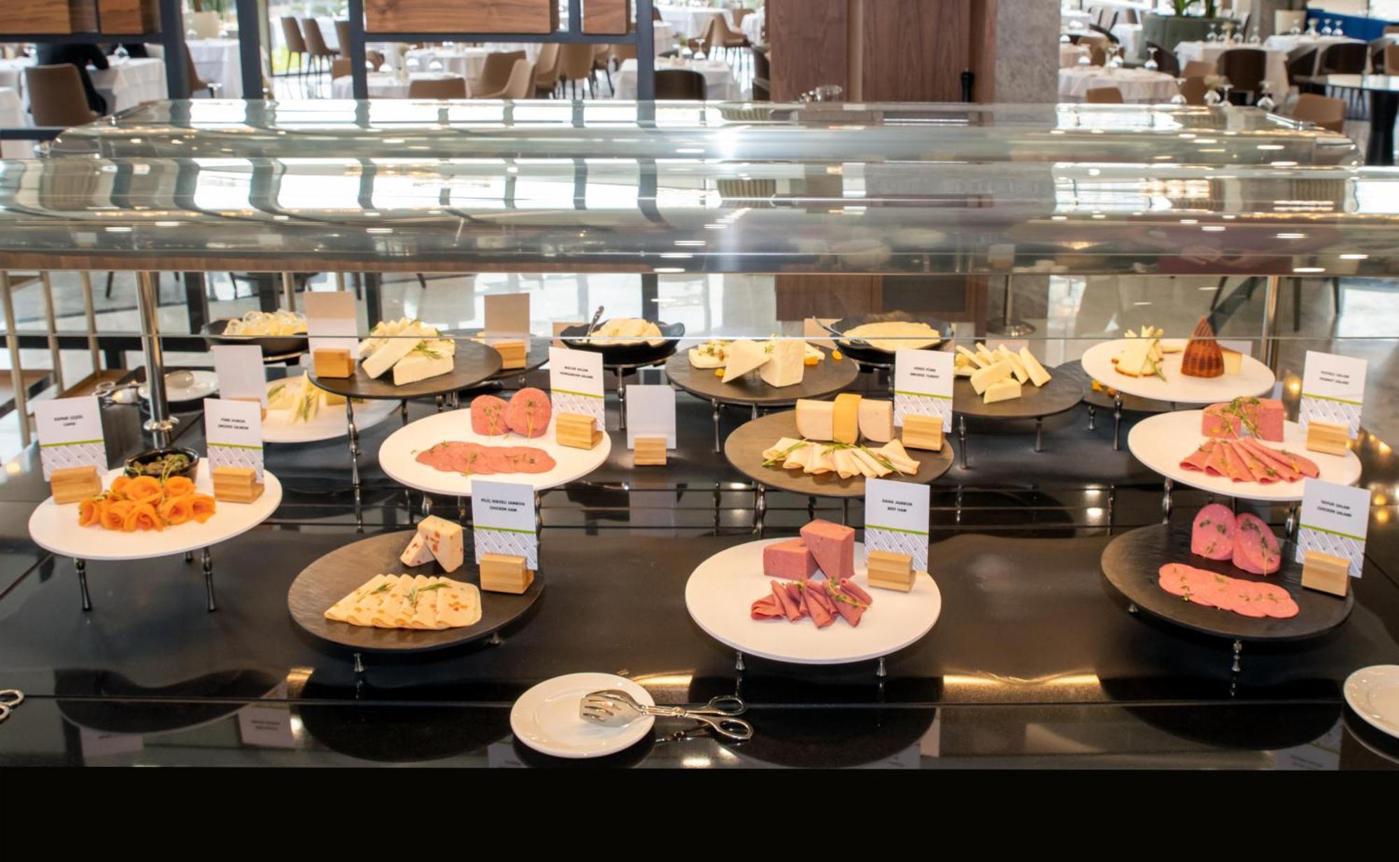 Doubletree By Hilton Manisa Hotel ภายนอก รูปภาพ